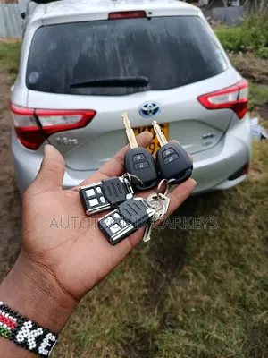 Toyota Vitz Duplicate Keys Cutting/ Replacement