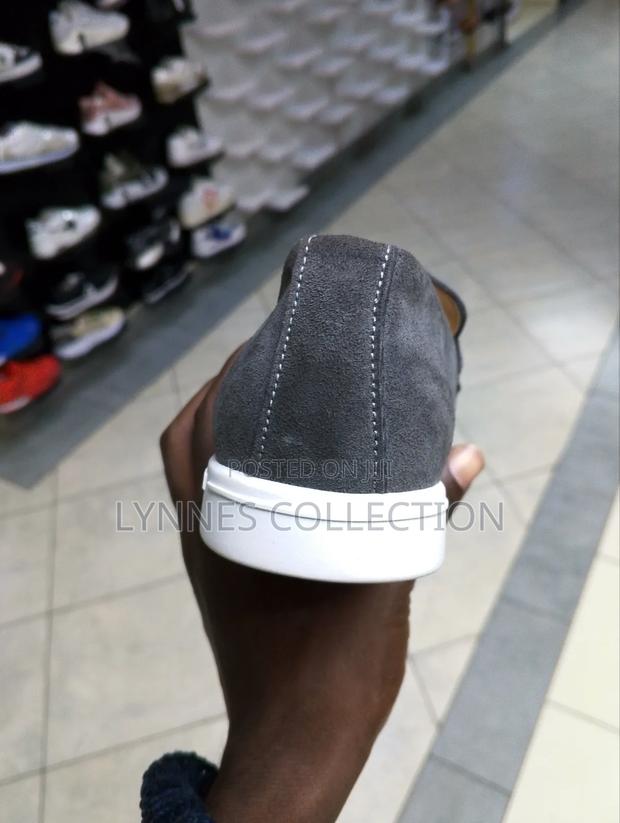 Men Casuals Gray Available - thumbnail 3