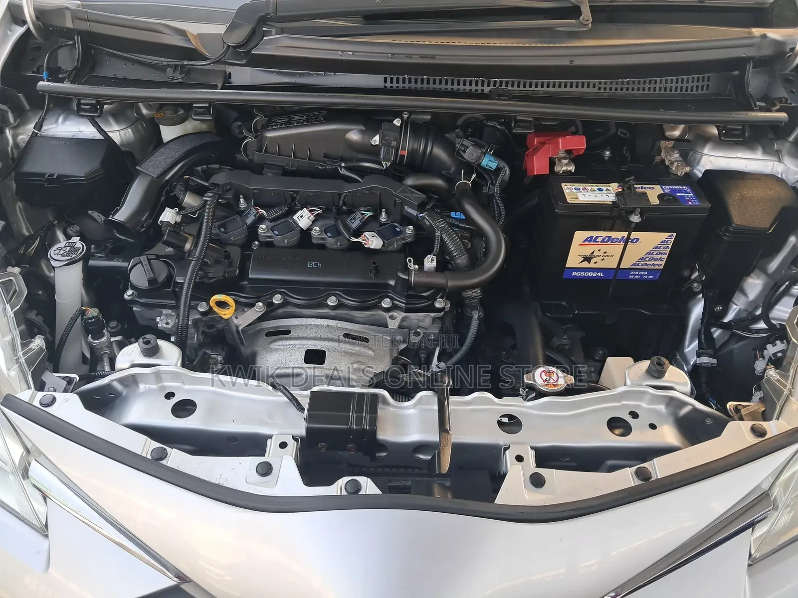 Toyota Vitz 2019 Silver