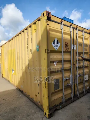 Call Sasa! 20-Foot Secure Containers!