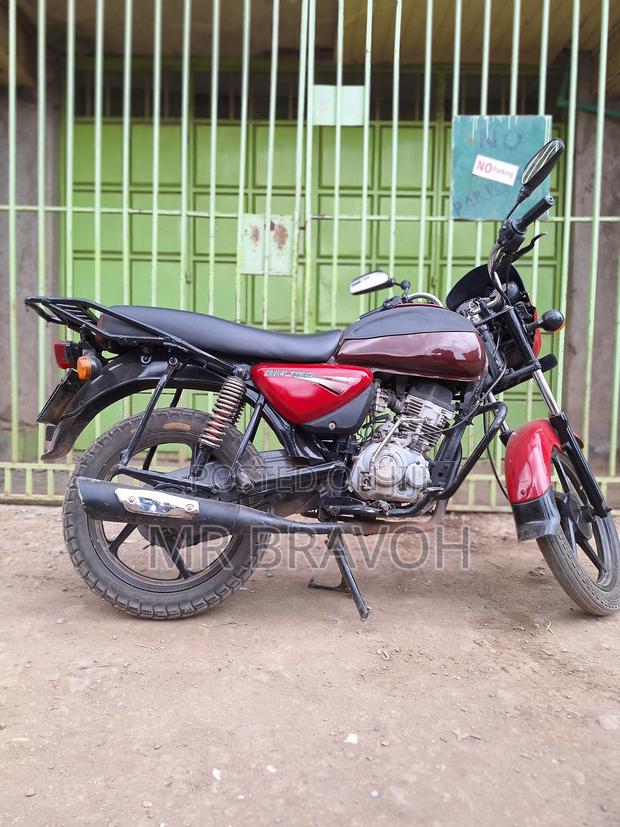 Bajaj Boxer 2015 Red
