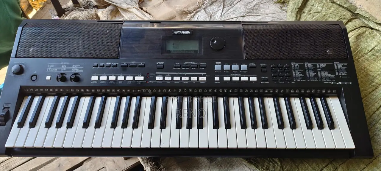 Yamaha PSR E433