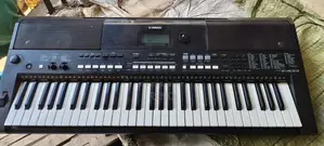 Yamaha PSR E433