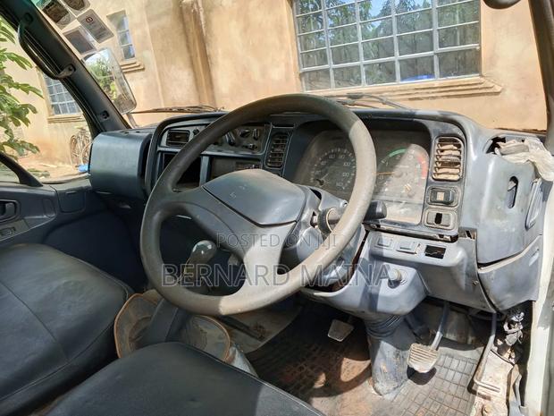 Mitsubishi Canter 4d31 - thumbnail 4