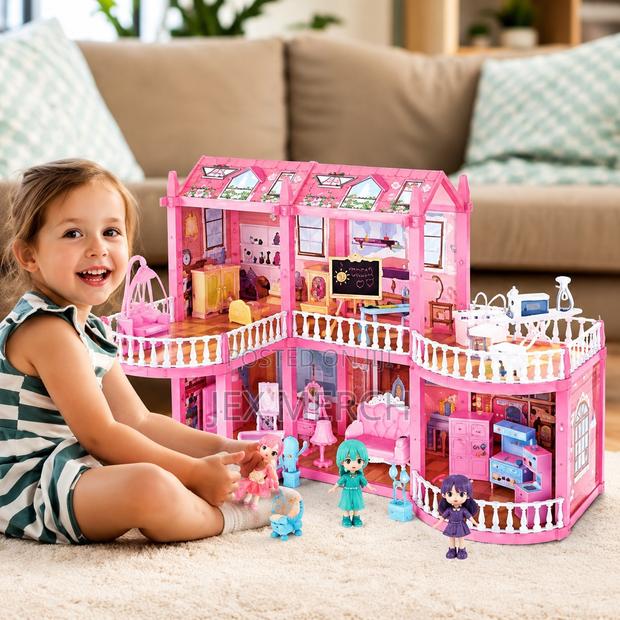 Big Dollhouse With Balcony and Stairs
