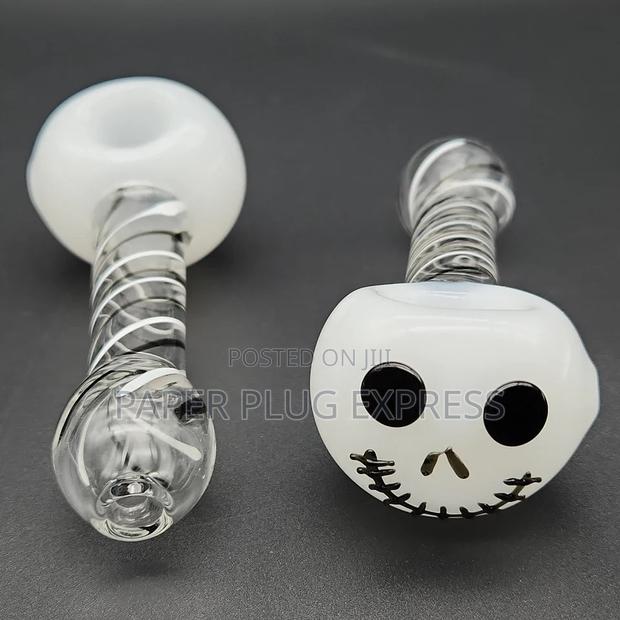 Halloween Skeleton Hand Glass Pipe 4.5 Inch