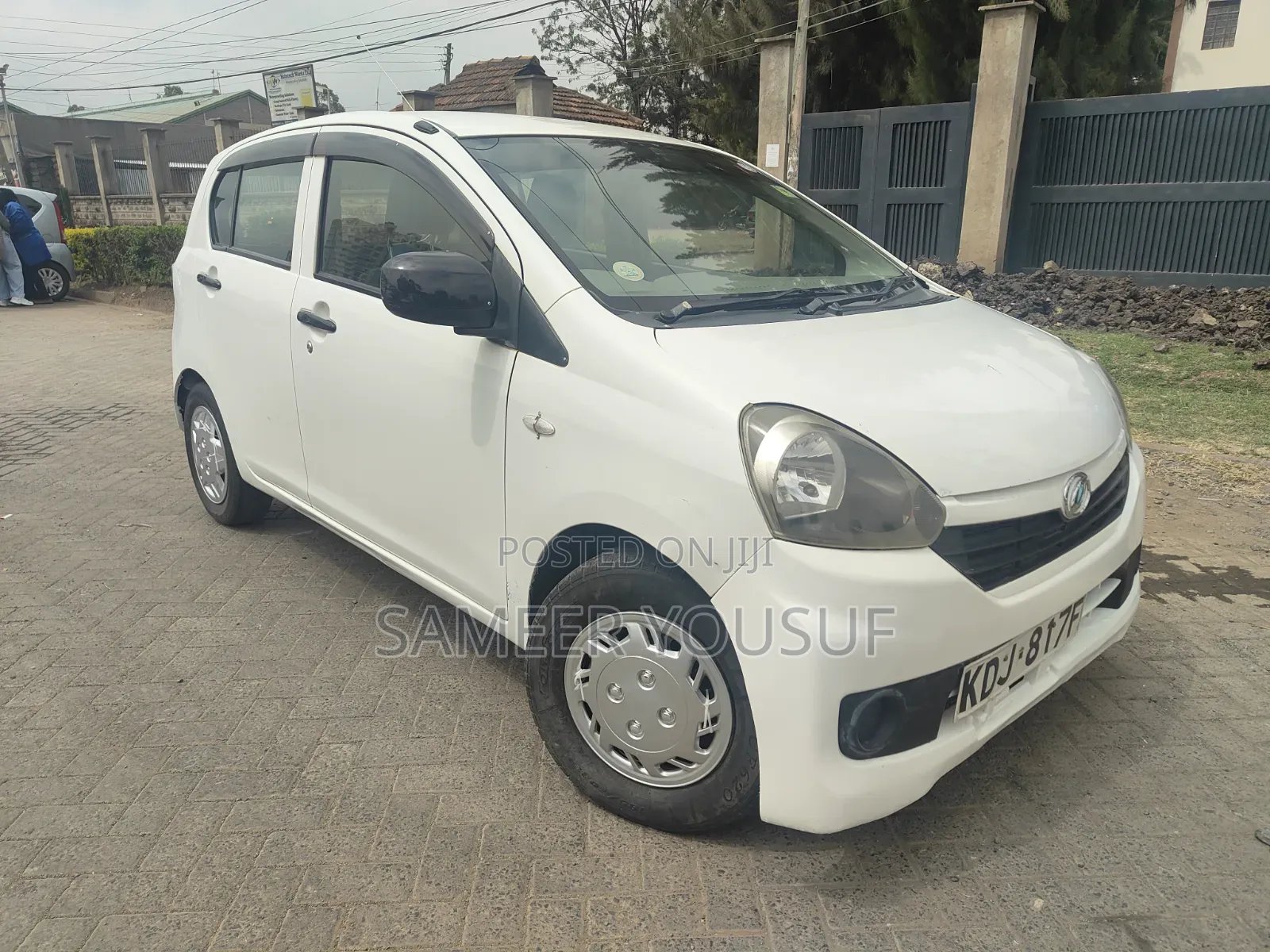 Daihatsu Mira 2015 White