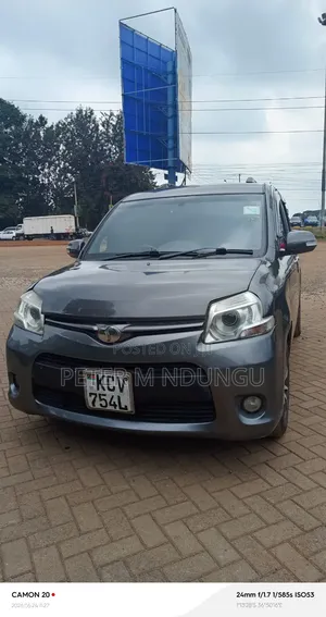 Toyota Sienta 2012 Black