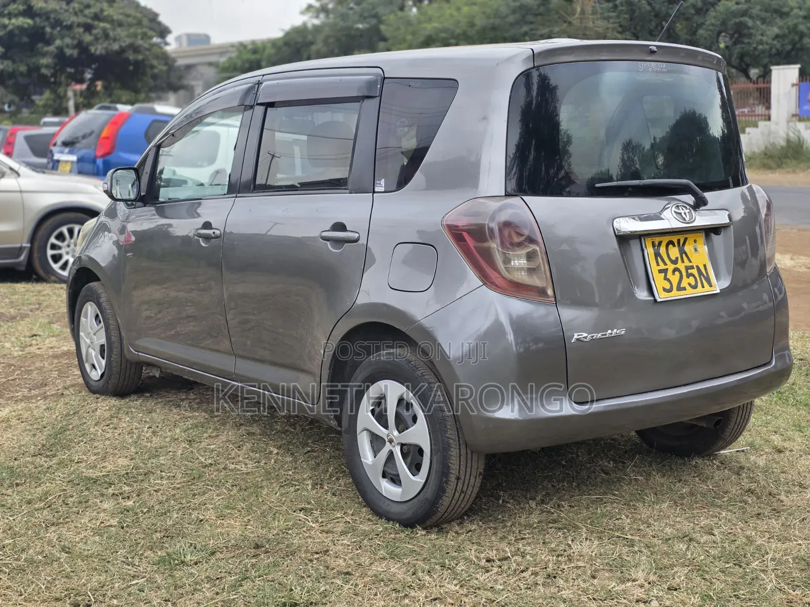 Toyota Ractis 2010 Gray