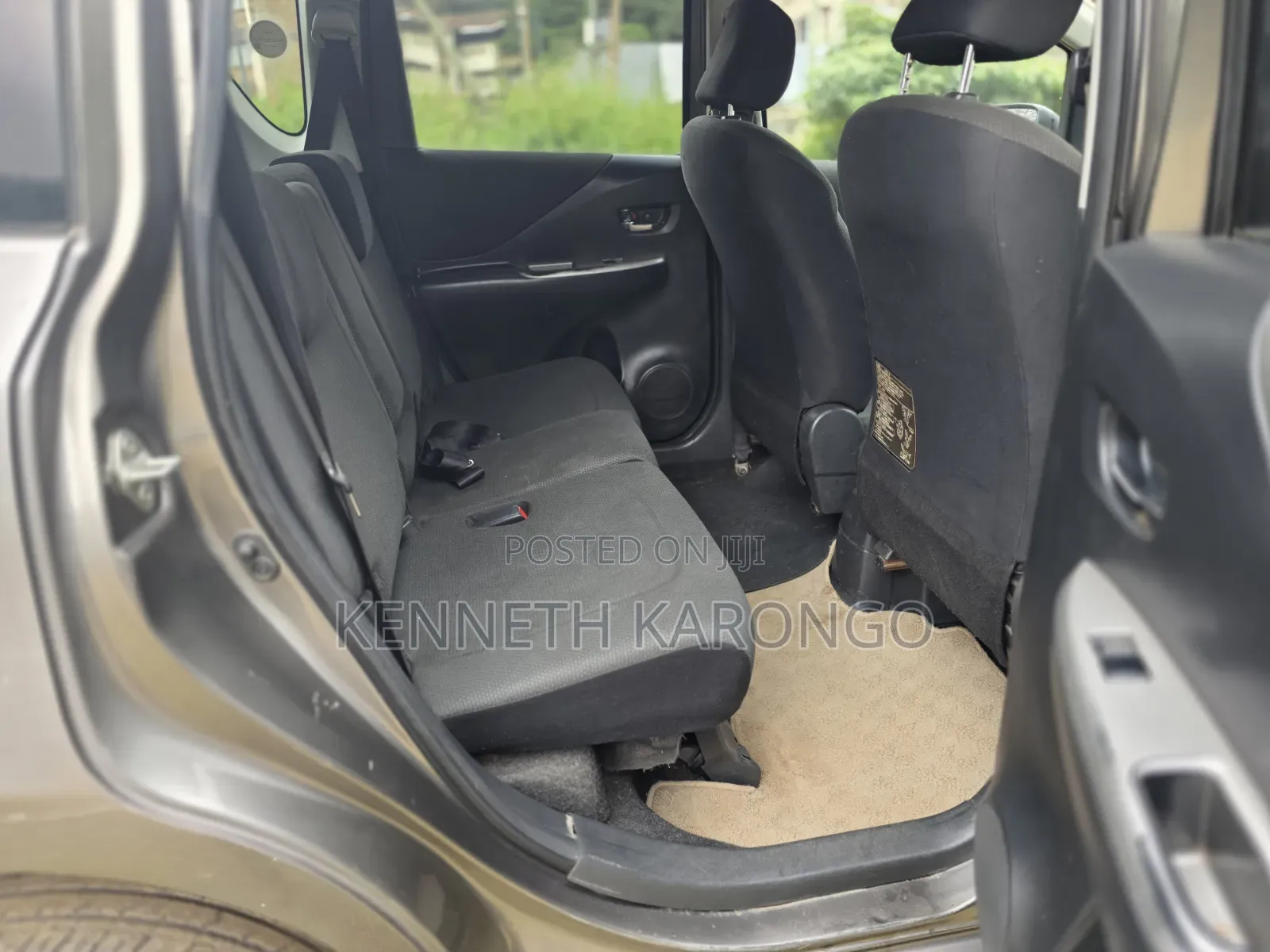 Toyota Ractis 2010 Gray