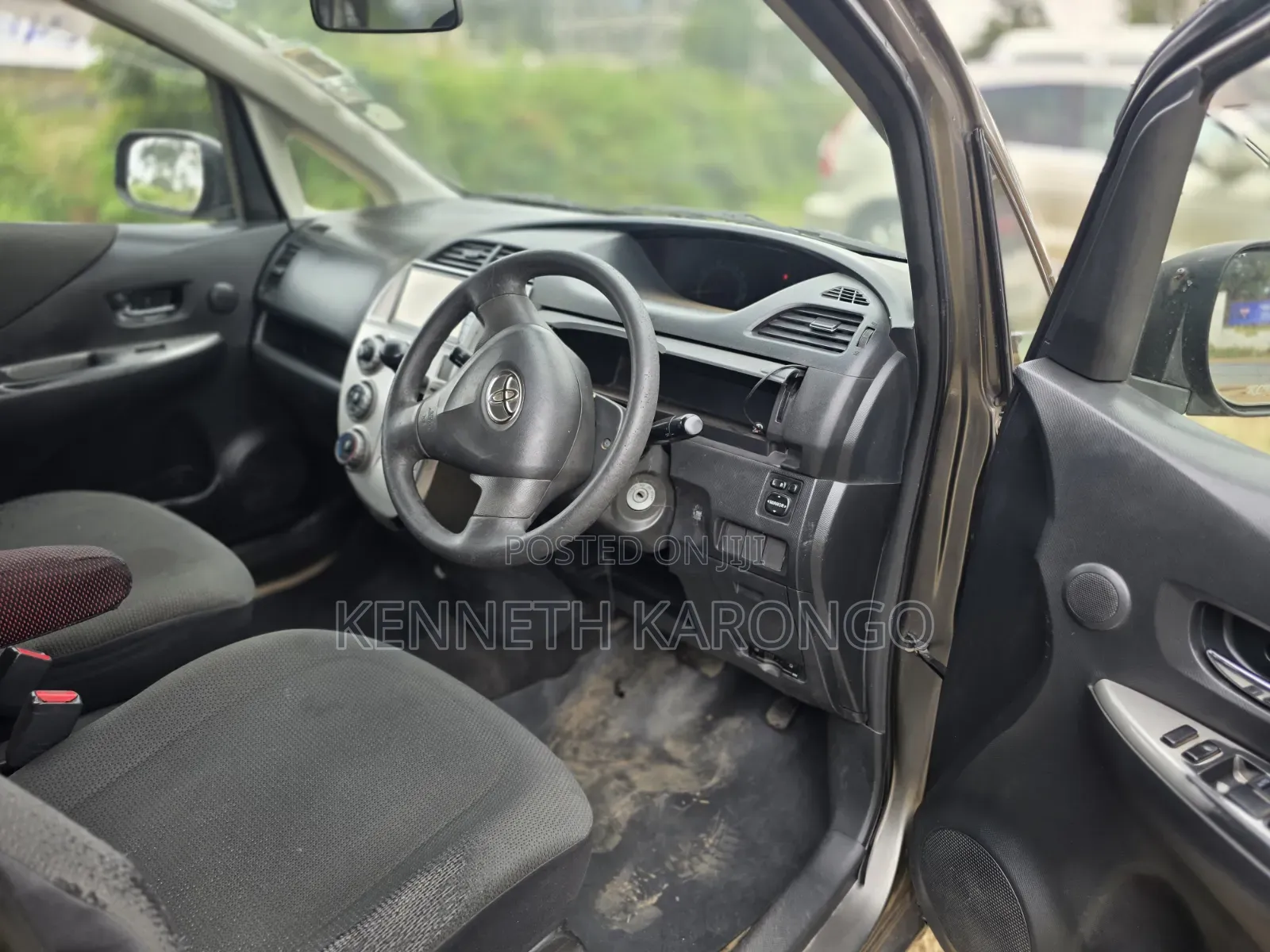 Toyota Ractis 2010 Gray
