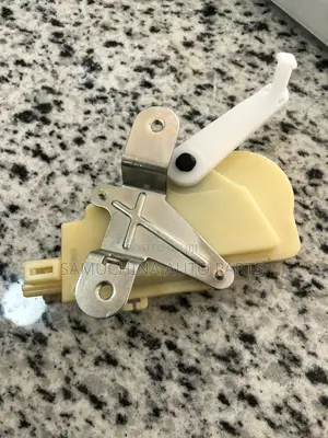 Boot Lock Actuator Toyota Vitz Old Model