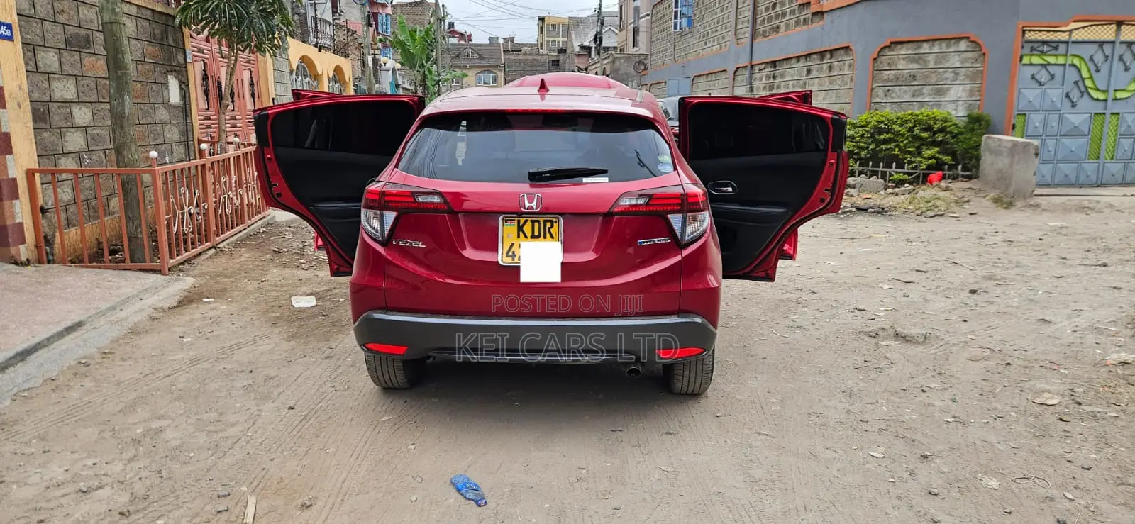 Honda Vezel 1.5 Hybrid 2WD 2017 Red