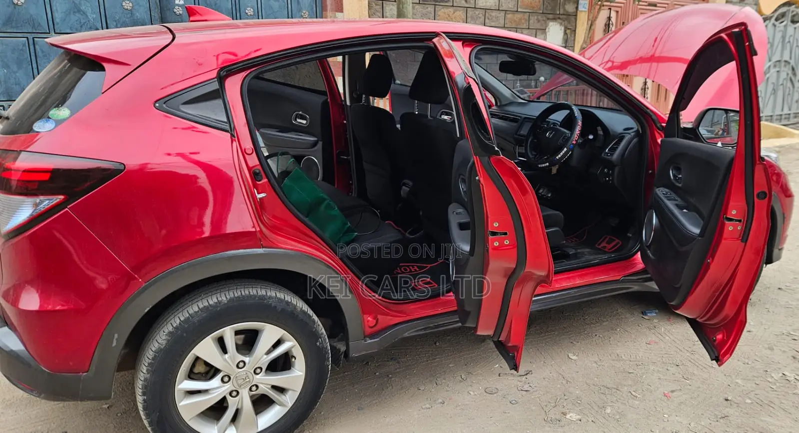 Honda Vezel 1.5 Hybrid 2WD 2017 Red