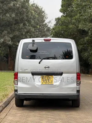 Nissan NV200 2009 Silver