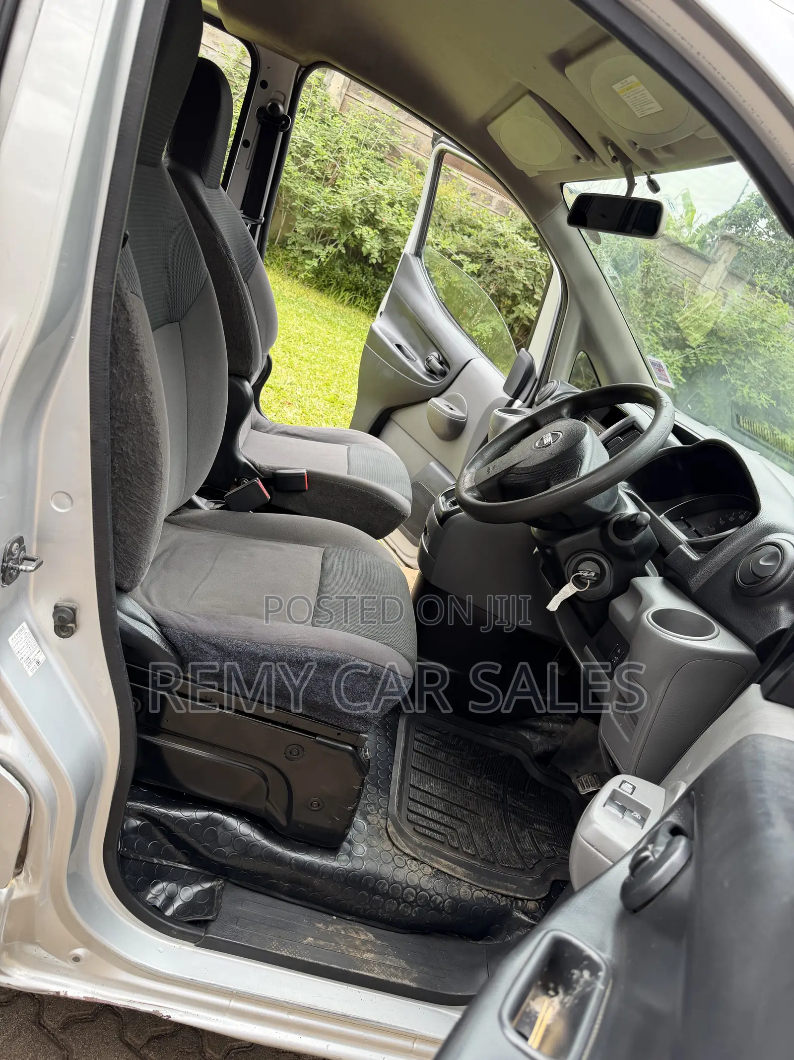 Nissan NV200 2009 Silver