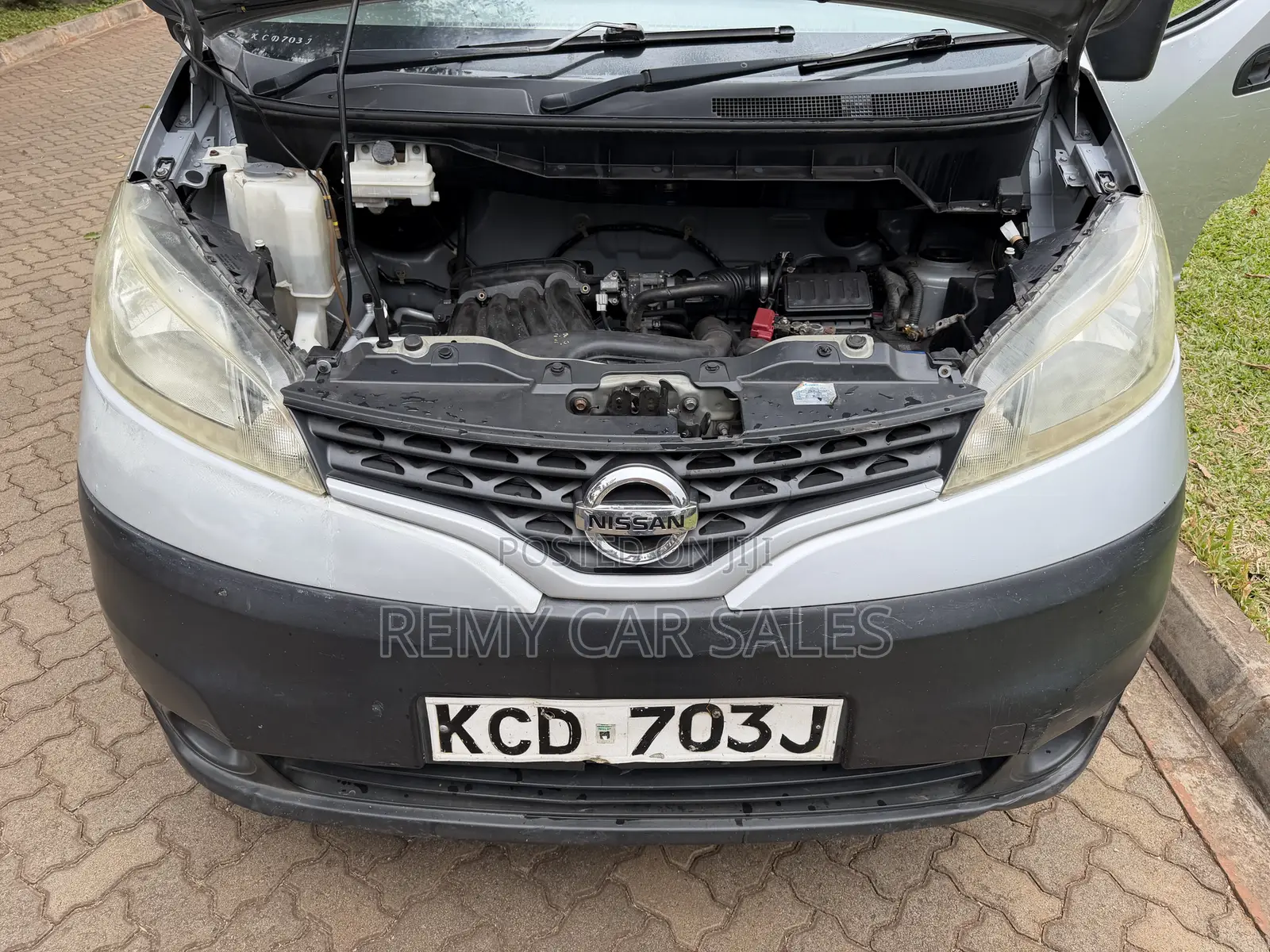 Nissan NV200 2009 Silver