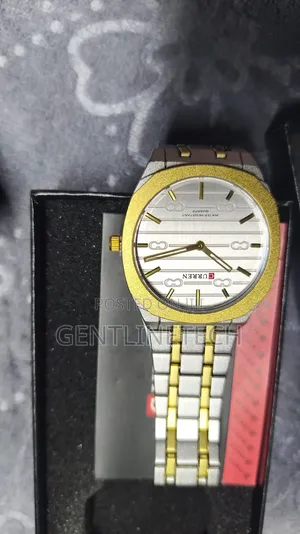 Curren 8444 Unisex Watch – Stylish Elegant Timepiece
