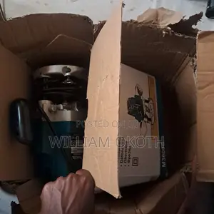 Wood Plunge Router Makita - 1800w Condition Brand New, 23000r/Min