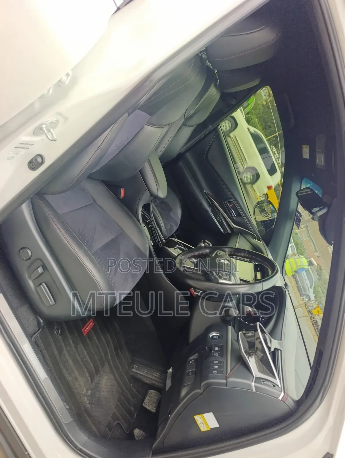 Toyota Harrier 2018 White