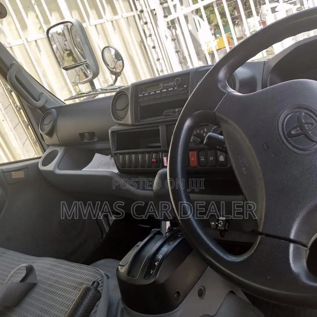 Selling Toyota Dyna Diesel 4000 Cc Automatic - thumbnail 5