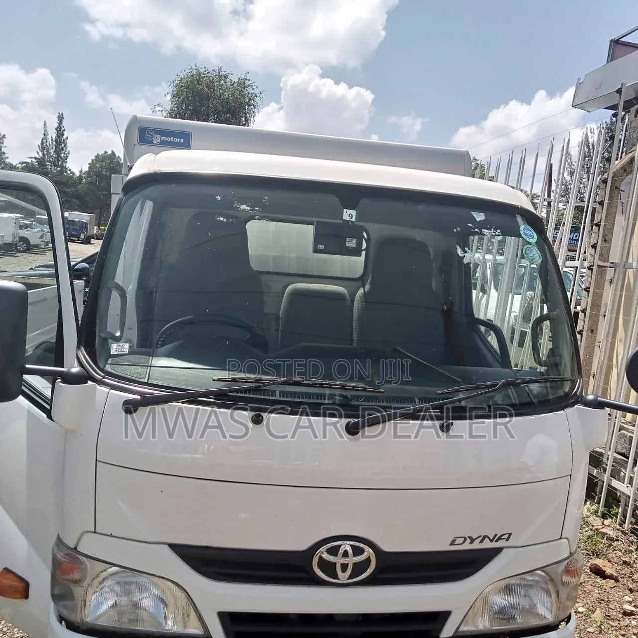 Selling Toyota Dyna Diesel 4000 Cc Automatic