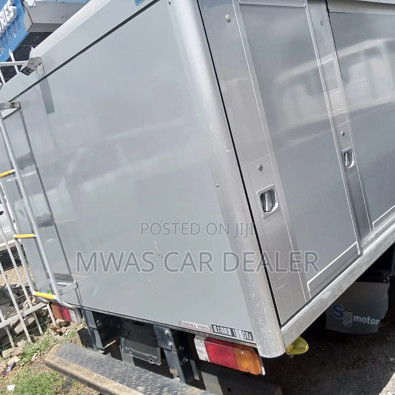 Selling Toyota Dyna Diesel 4000 Cc Automatic