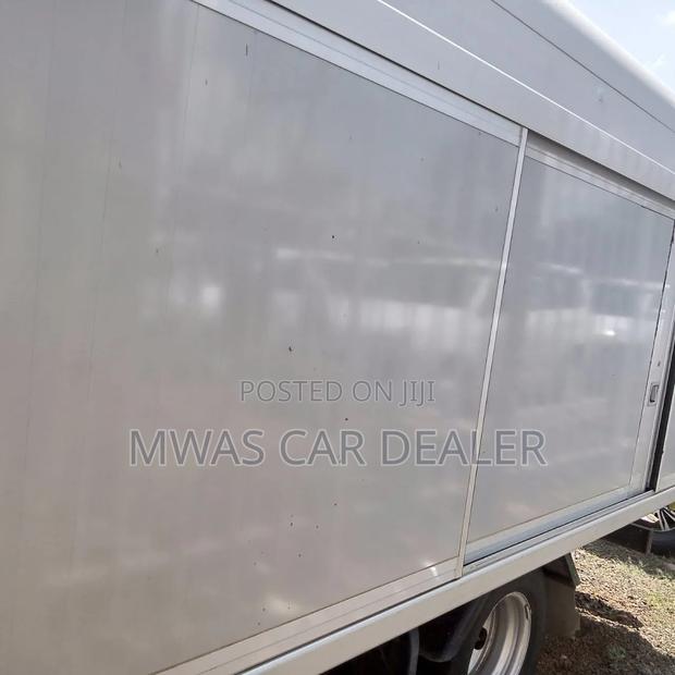 Selling Toyota Dyna Diesel 4000 Cc Automatic - thumbnail 9