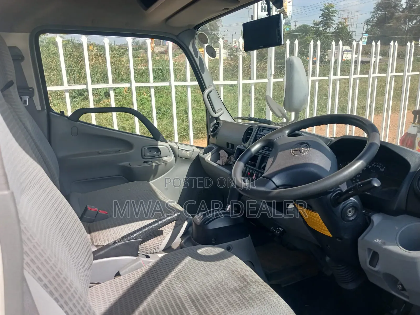 Selling Toyota Dyna Diesel 4000 Cc Automatic