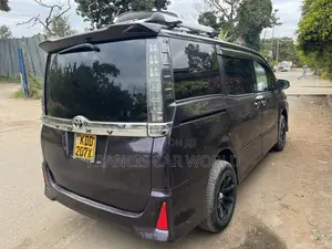 Toyota Voxy SV Premium 2014 Black