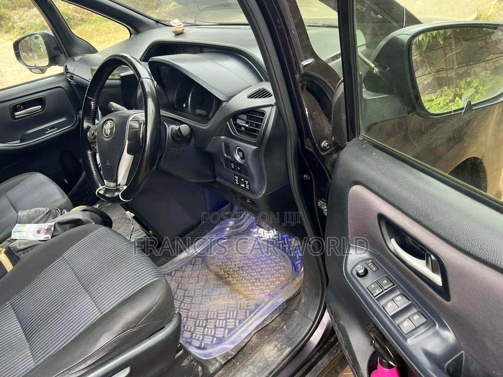 Toyota Voxy SV Premium 2014 Black
