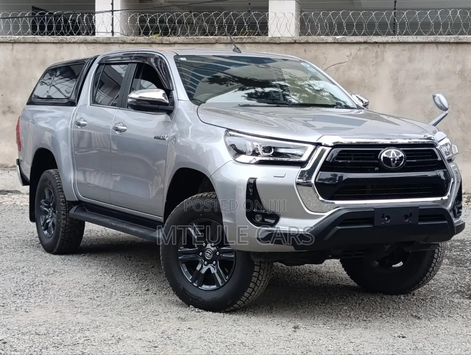 Toyota Hilux 2020 Silver
