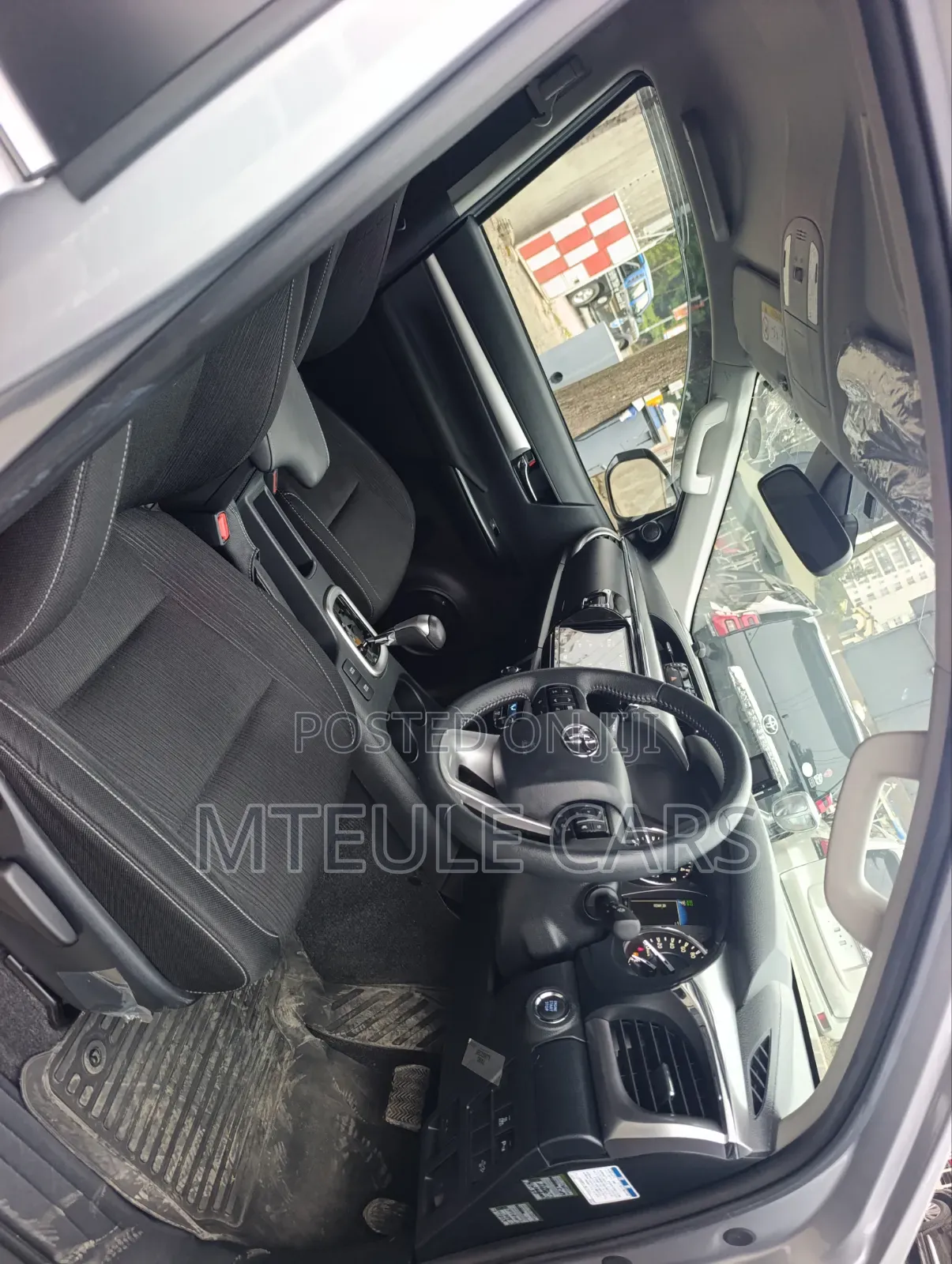 Toyota Hilux 2020 Silver