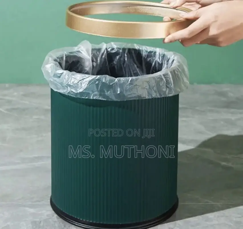 * 12l Dust Bin Features a Distinct Ribbed Design Trash Can