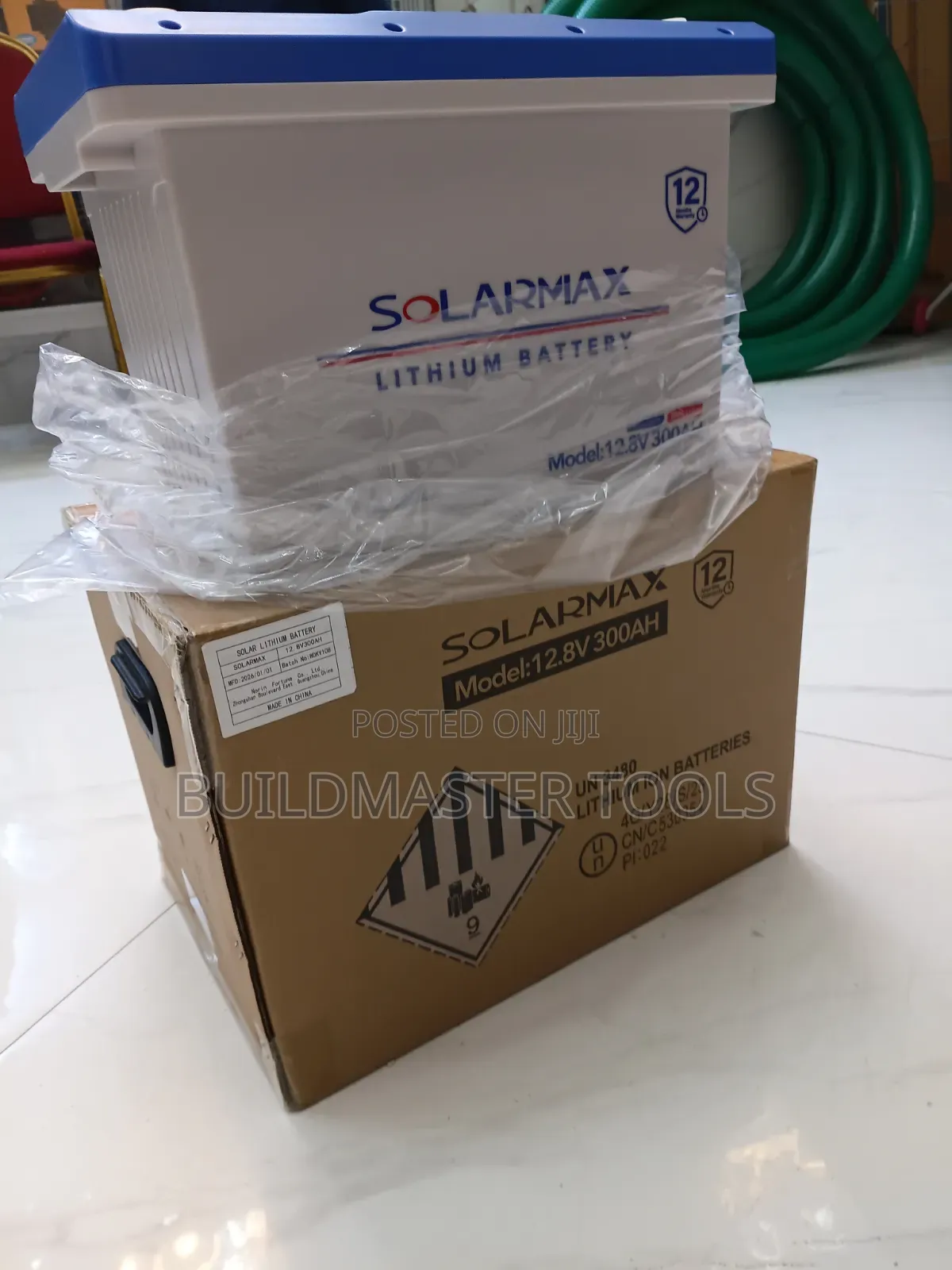 12.8v 300 Ah Lithium Ion Solarmax Battery