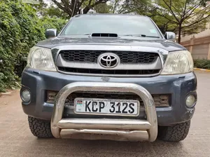 Toyota Hilux 2011 Gray