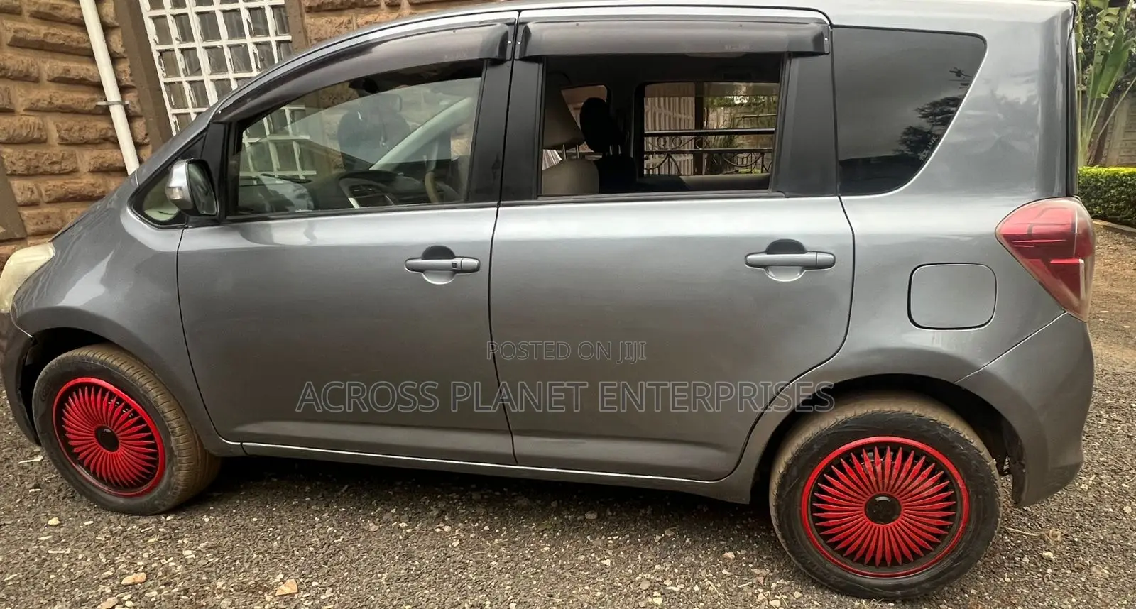 Toyota Ractis 2010 Gray