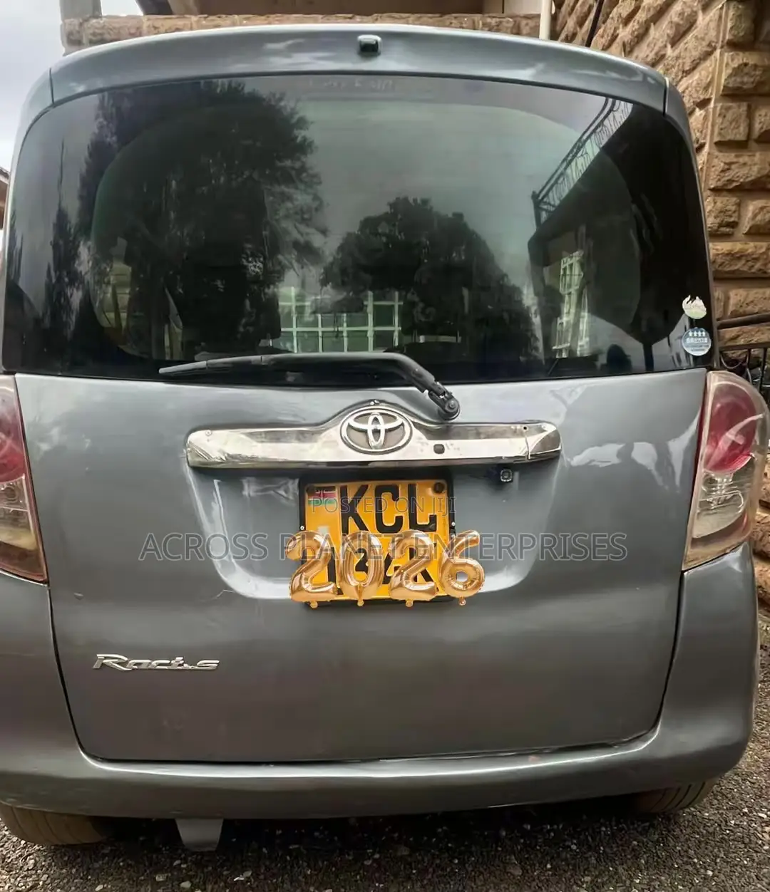 Toyota Ractis 2010 Gray