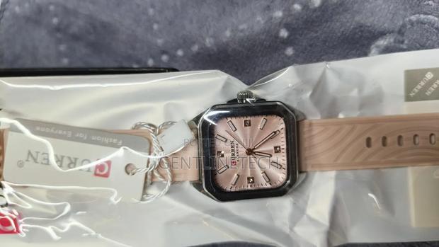 Curren 9113l Ladies Watch – Elegant Fashion Timepiece