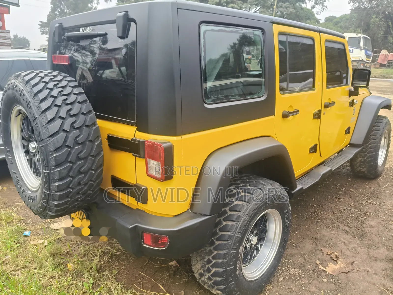 Jeep Wrangler Rubicon 2010 Yellow