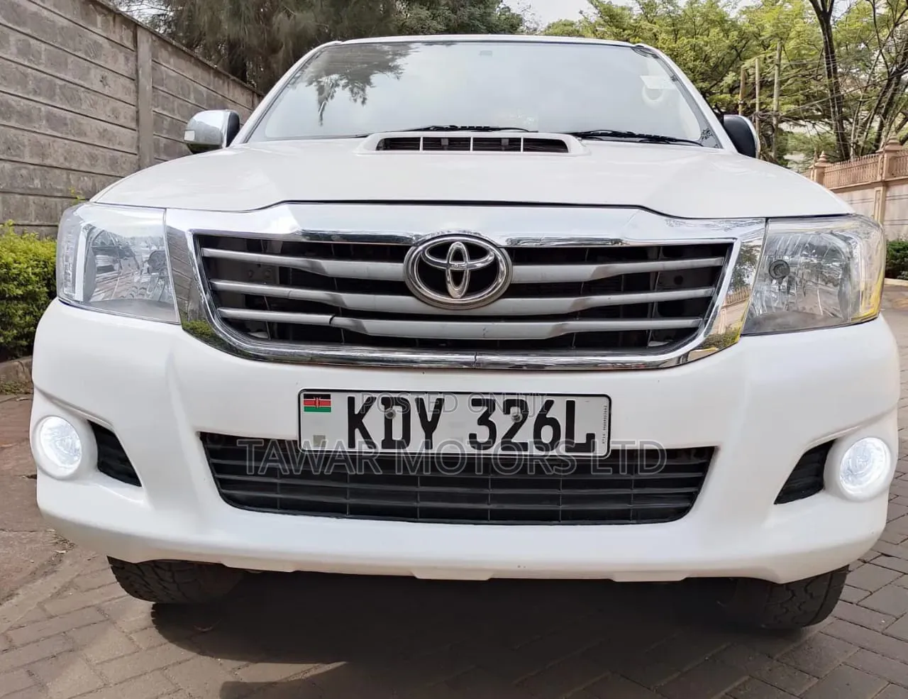 Toyota Hilux 2016 White
