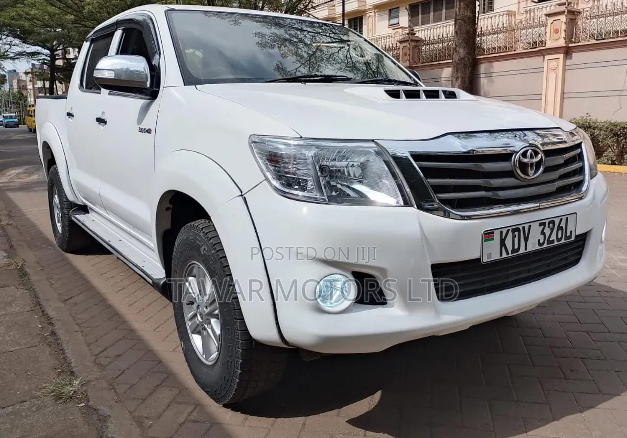 Toyota Hilux 2016 White