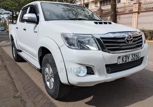 Toyota Hilux 2016 White