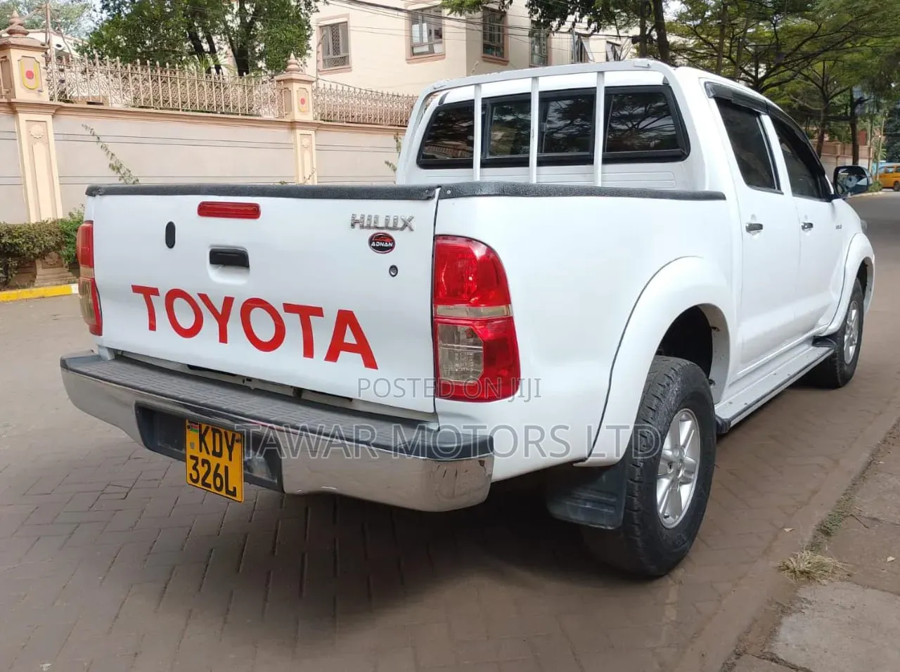 Toyota Hilux 2016 White