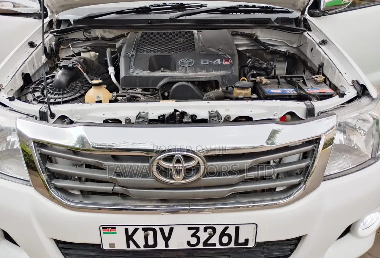 Toyota Hilux 2016 White