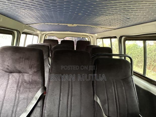 Toyota HiAce 2012 White - thumbnail 5