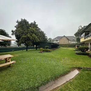 12bdrm House in Muthangari for rent