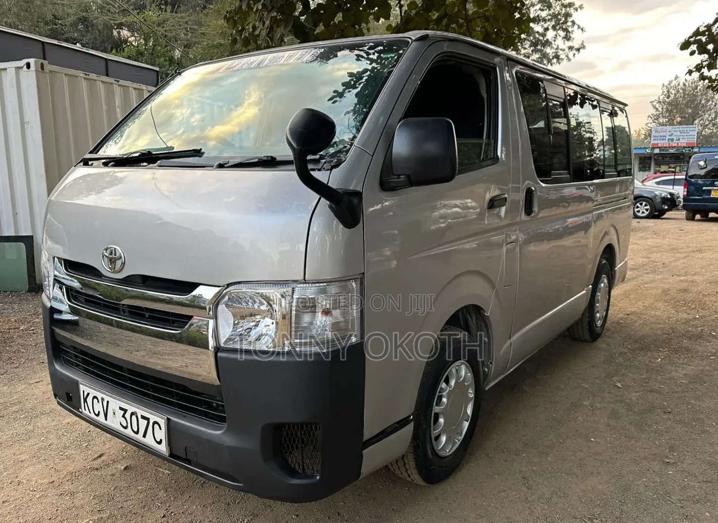 Toyota HiAce 2012 Silver