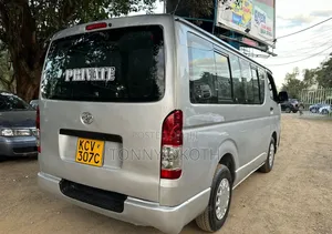 Toyota HiAce 2012 Silver