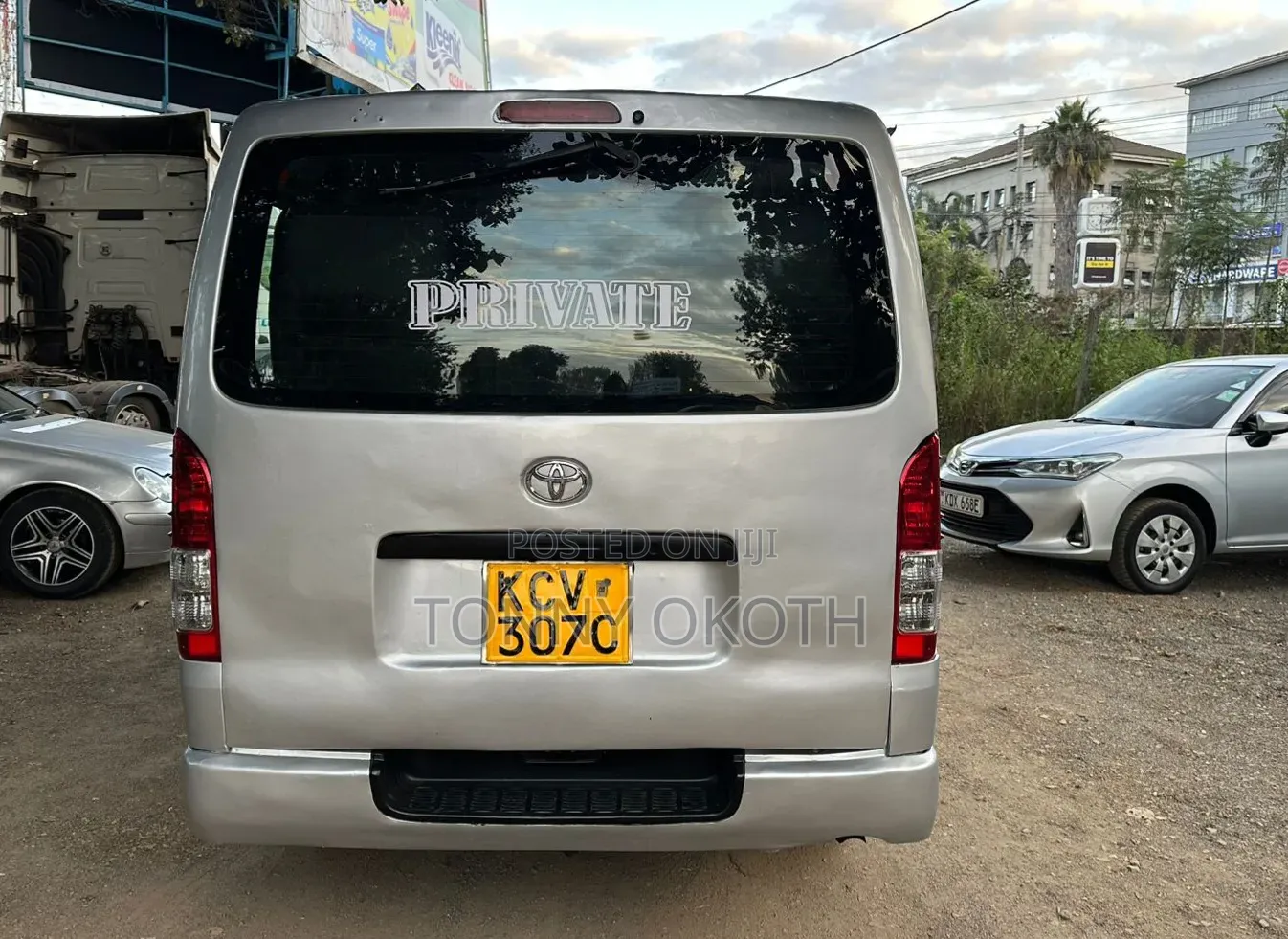Toyota HiAce 2012 Silver